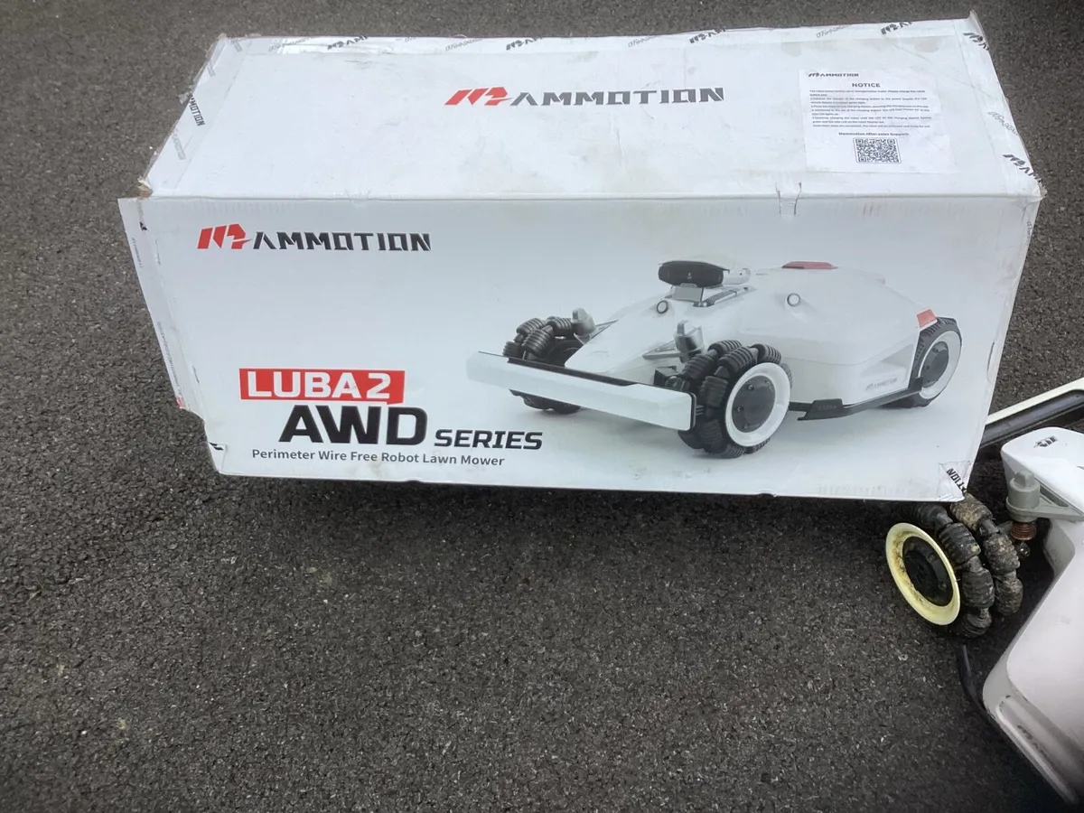 Luba 2 Robot lawnmower  - 1.25 acre mowing area - Image 3