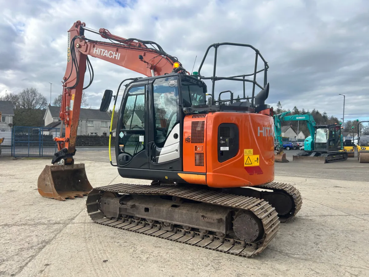 2020 Hitachi ZX135 3810Hrs Rotational Piping - Image 2