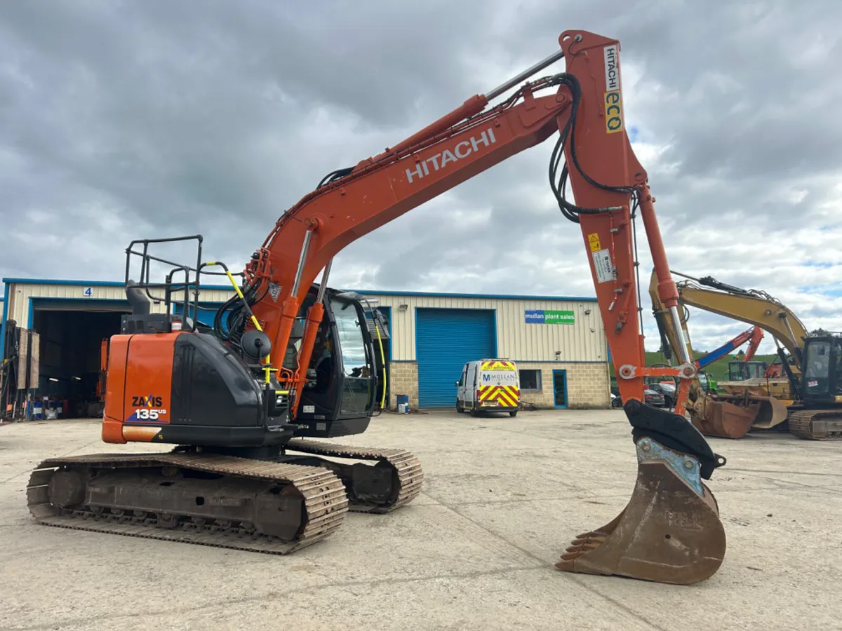 2020 Hitachi ZX135 3810Hrs Rotational Piping - Image 1