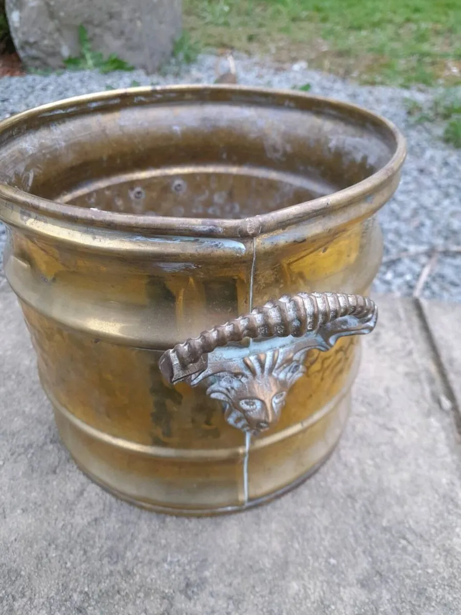 Old brass pot - Image 3