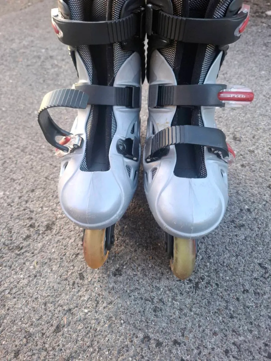 Size 39 roller blades - Image 3