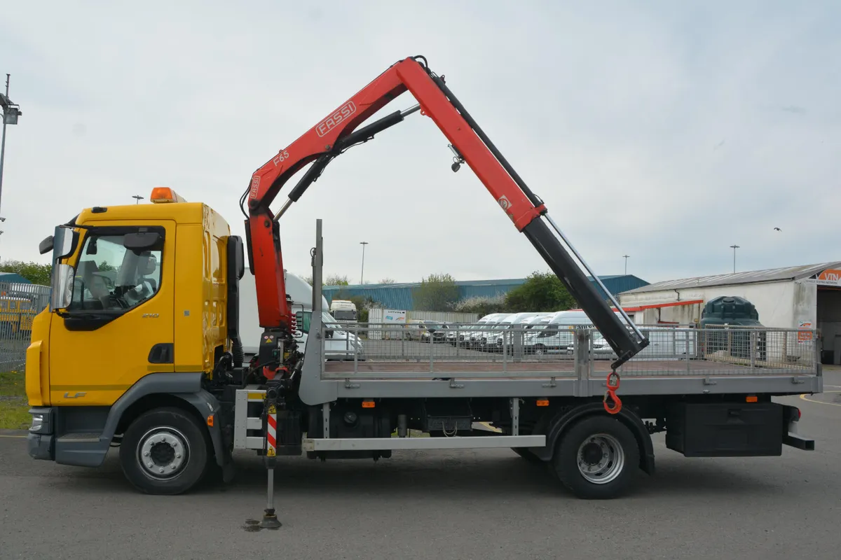 DAF 12T GVW dropside & Remote Fassi Crane - Image 3