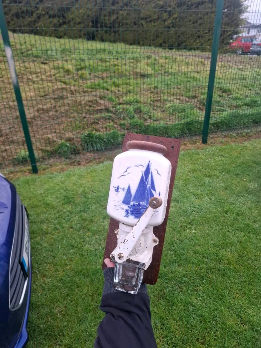 Wall coffee grinder postage possible - Image 2