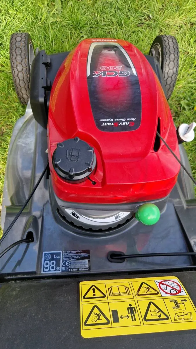Honda HRX537 Lawn mower - Image 2