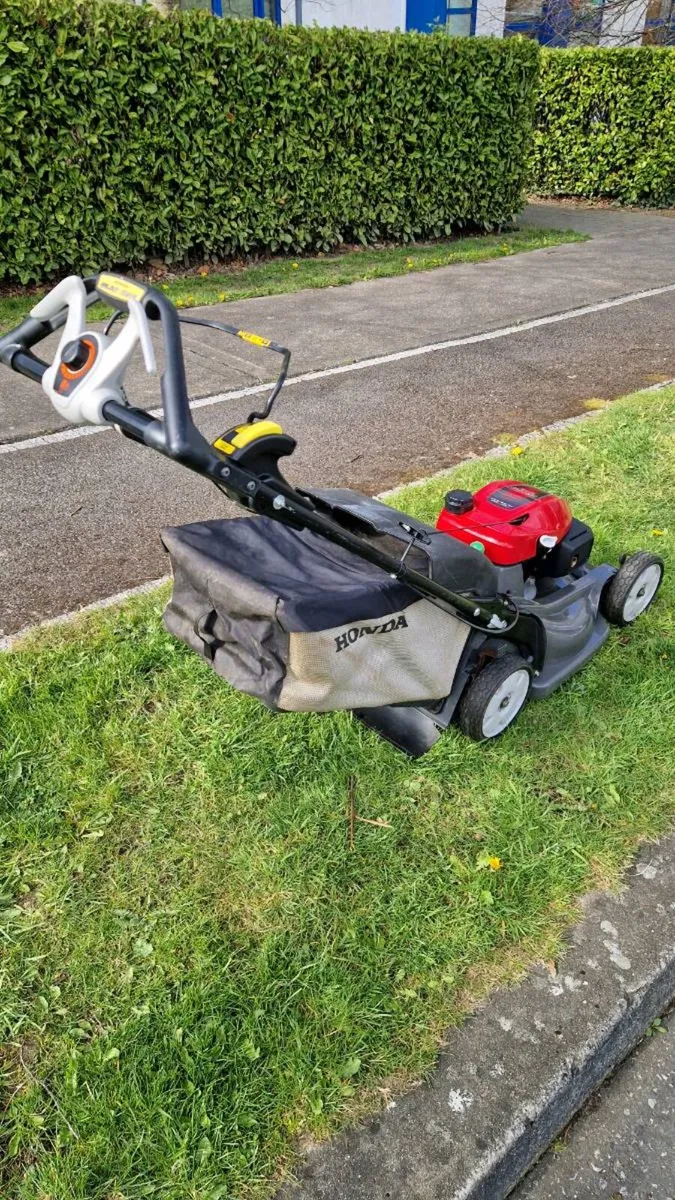 Honda HRX537 Lawn mower - Image 3