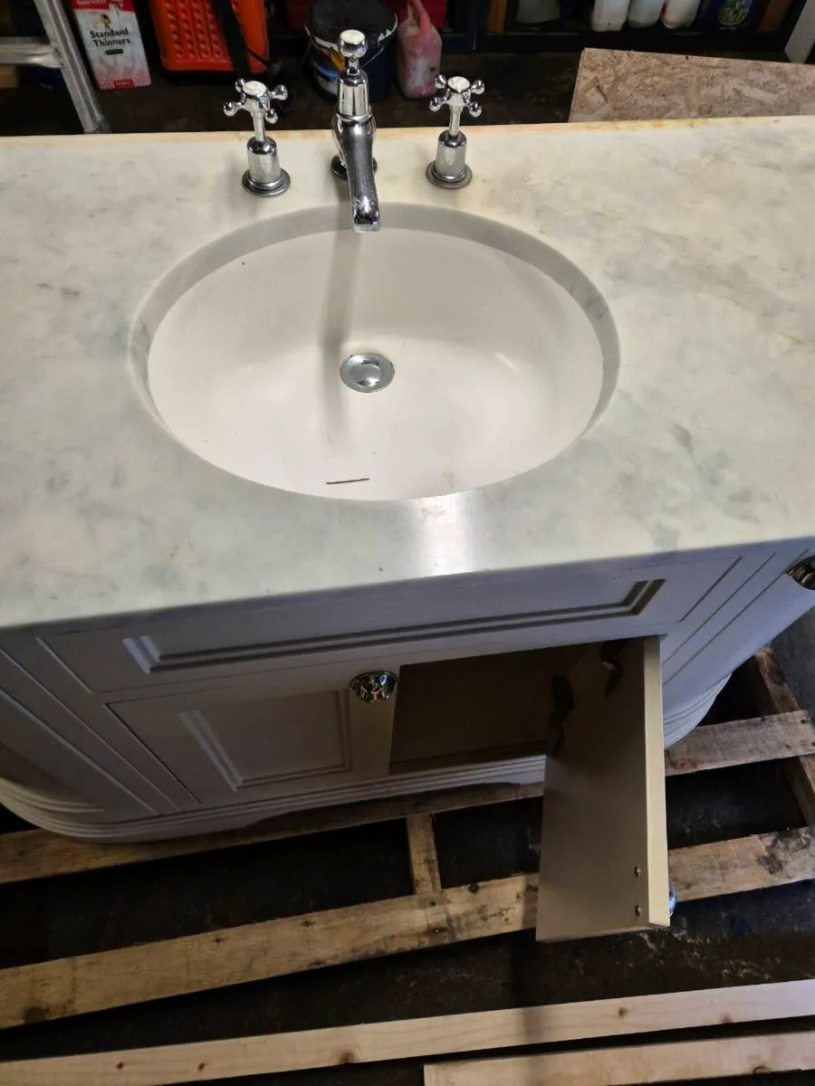 Bathroom vanity unit - Image 2