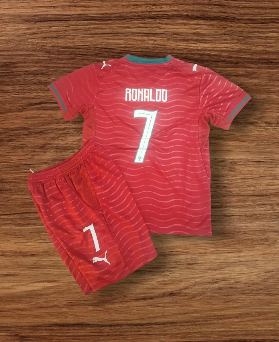 PORTUGAL 2026 ( RONALDO 7 ) KIDS KIT , SIZE :10/11 - Image 1