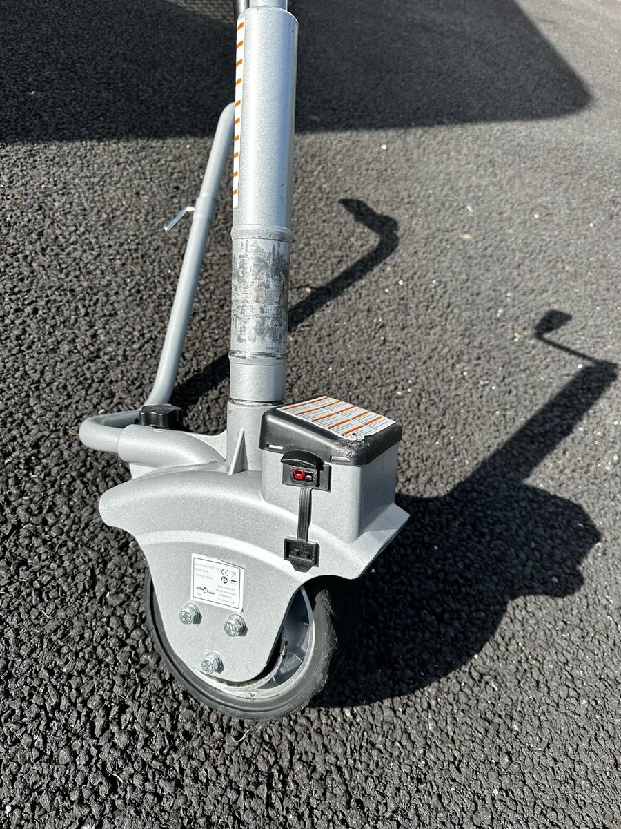 Motorised jockey wheel - Image 1