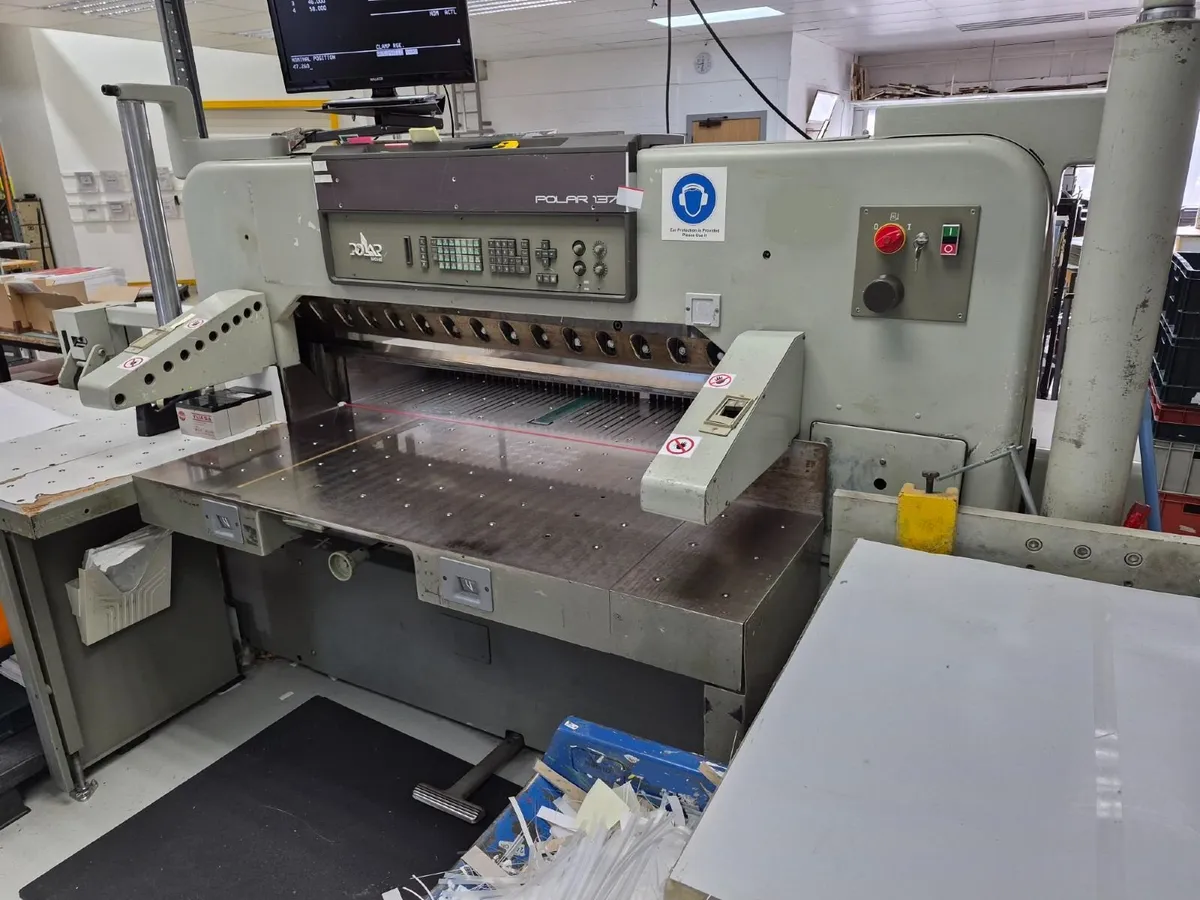 Polar 137 Paper Guillotine - Image 1