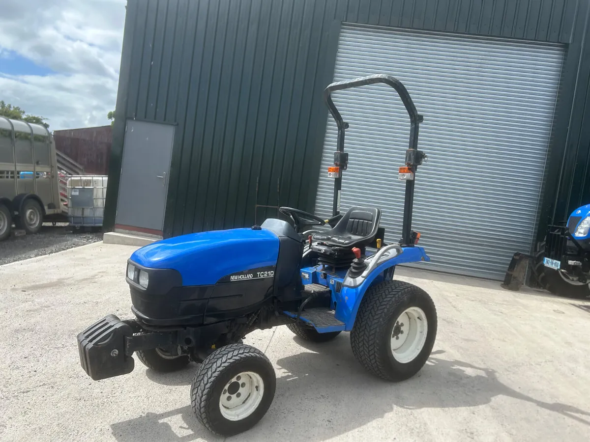 New Holland TC21 Compact Tractor - Image 3