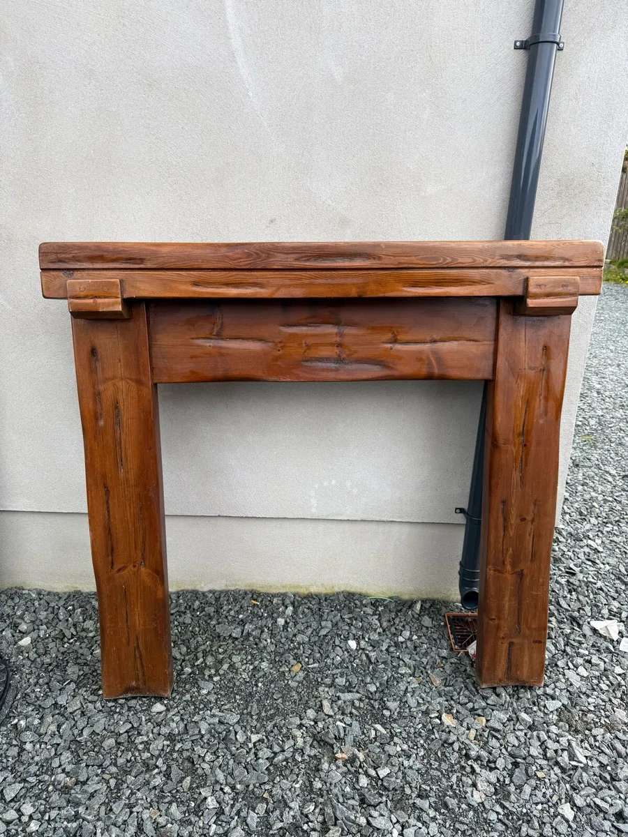 Fire place surround