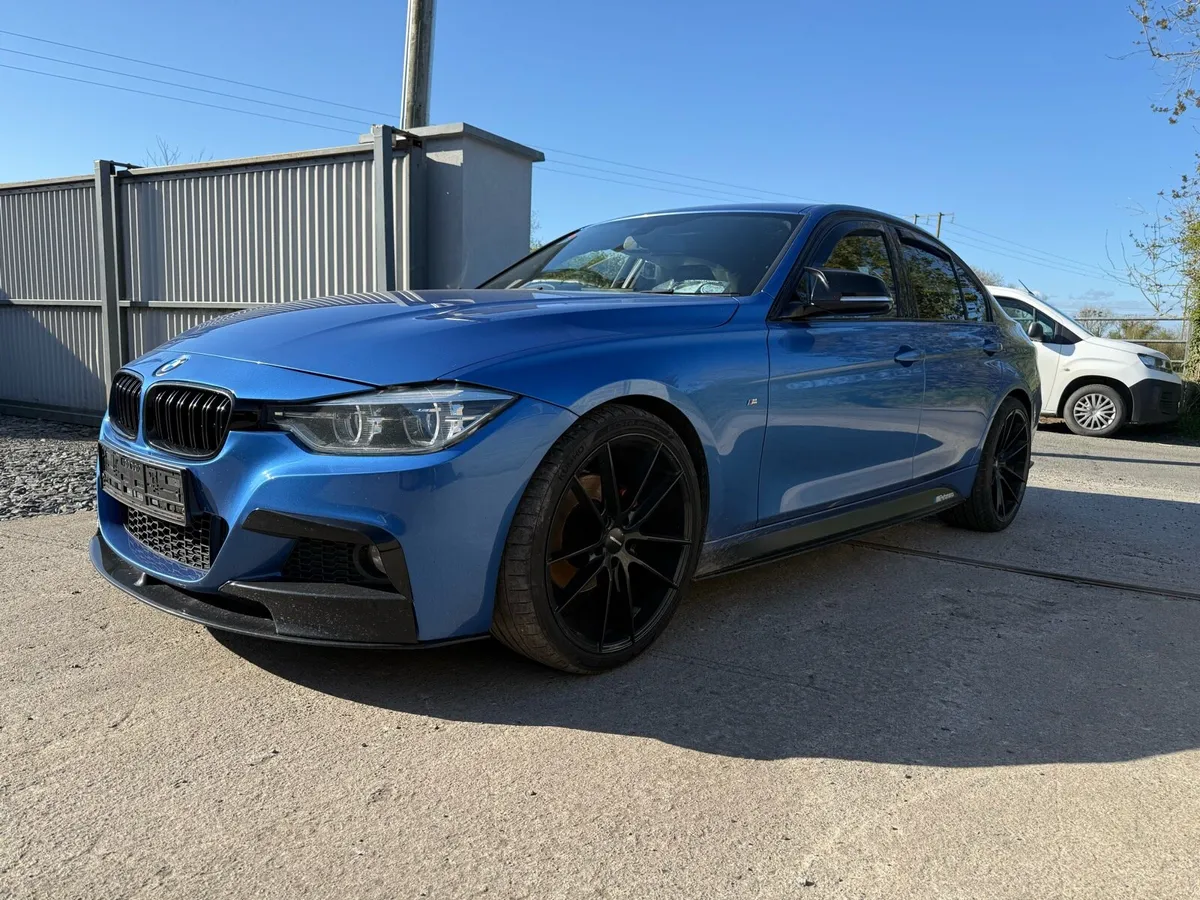 BMW 320d M-Sport damaged - Image 1