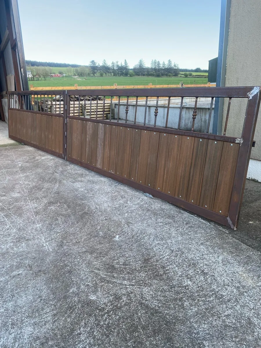 Sliding gate - Image 1
