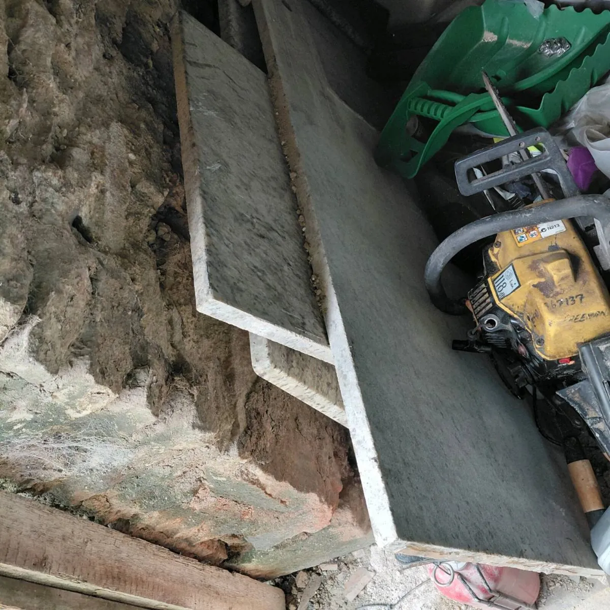 Kitchen units and stone counter tops - Image 3