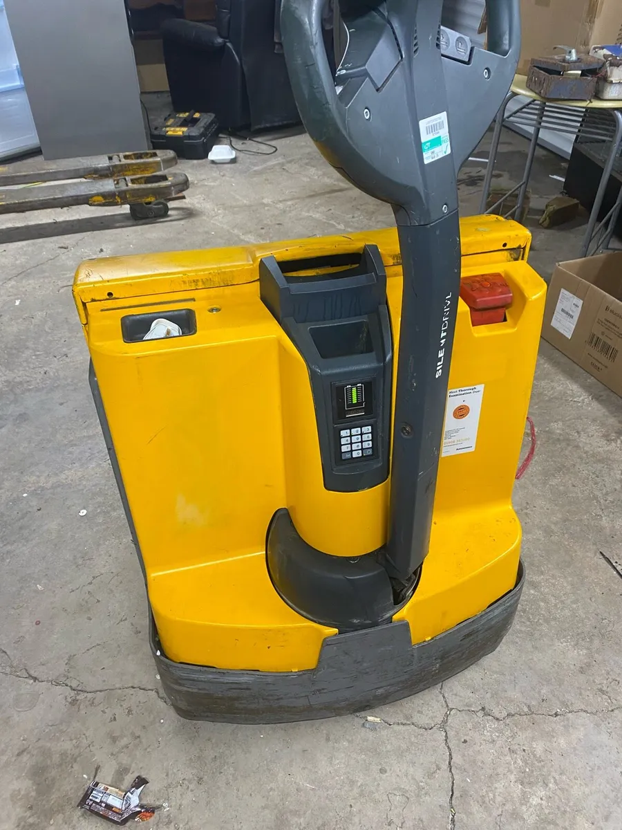 Jungheinrich electric pallet truck - Image 1