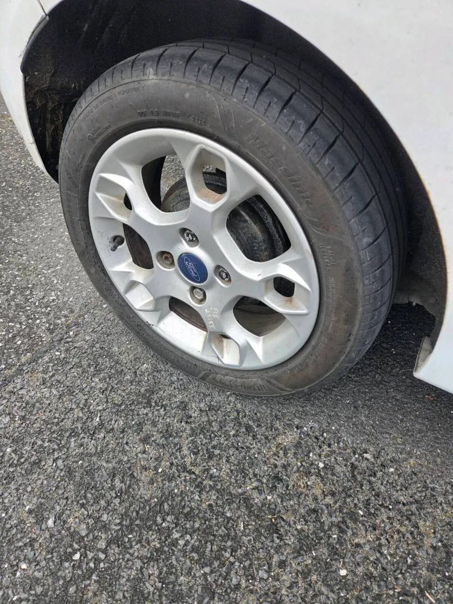 Ford fiesta van - Image 4