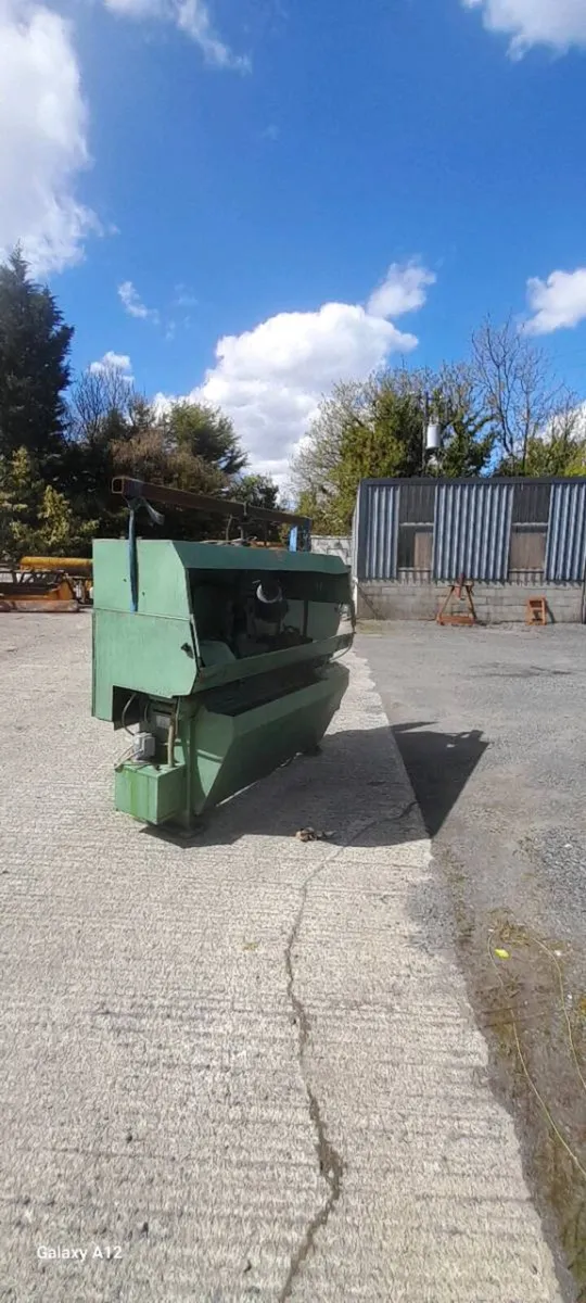 Grinder for golf mowers - Image 1
