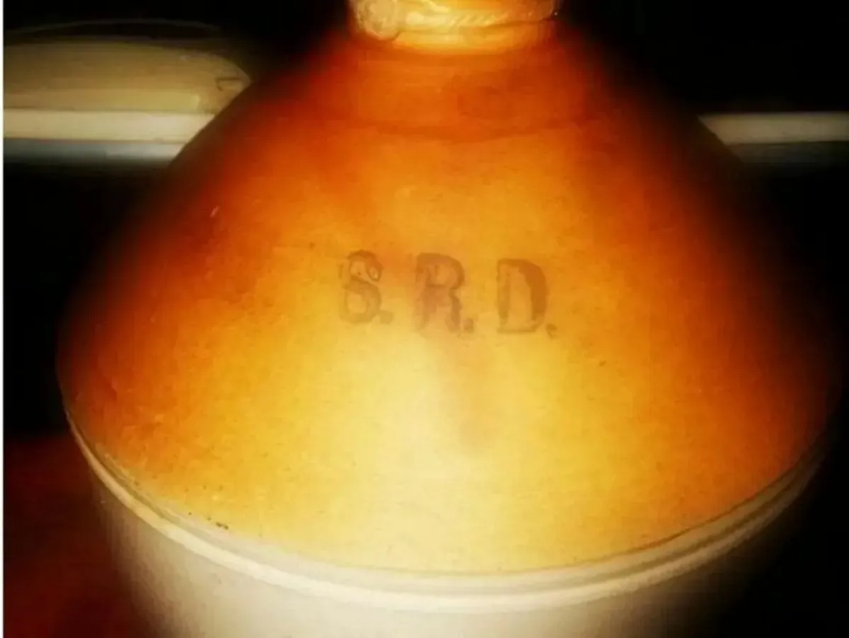 WW1 Officers Rum Jar - Image 4