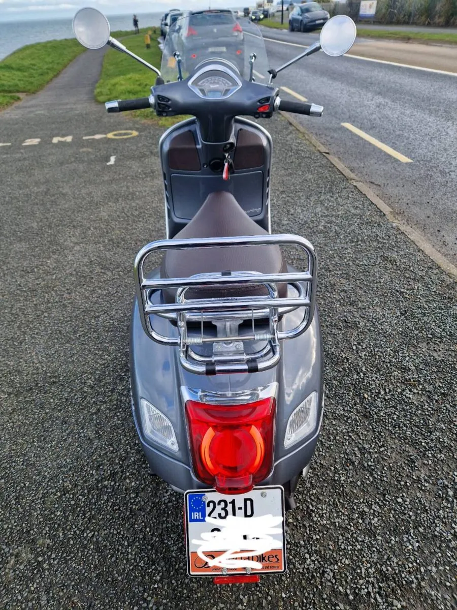 Vespa GTS 300 - Image 2