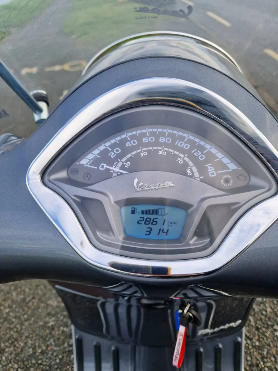 Vespa GTS 300 - Image 3