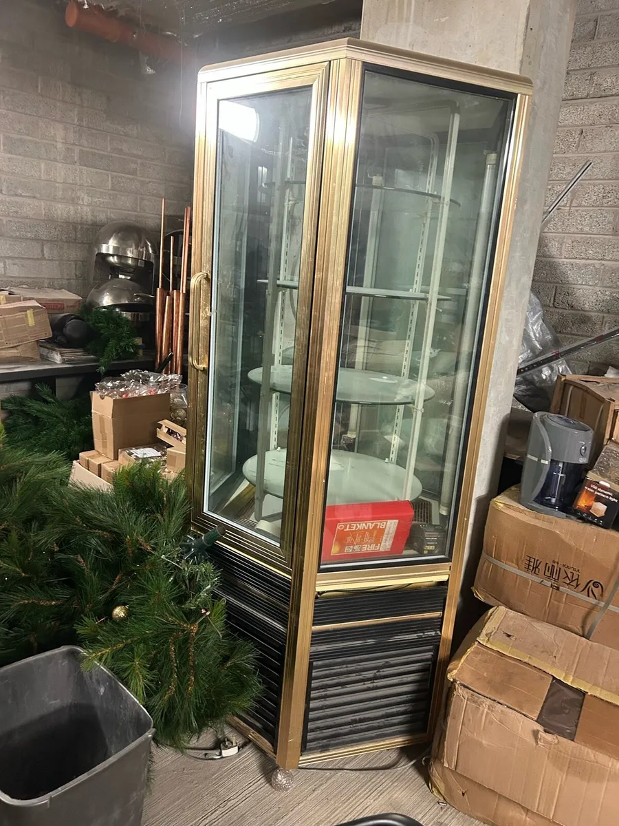 Rotating Display Fridge - Image 3