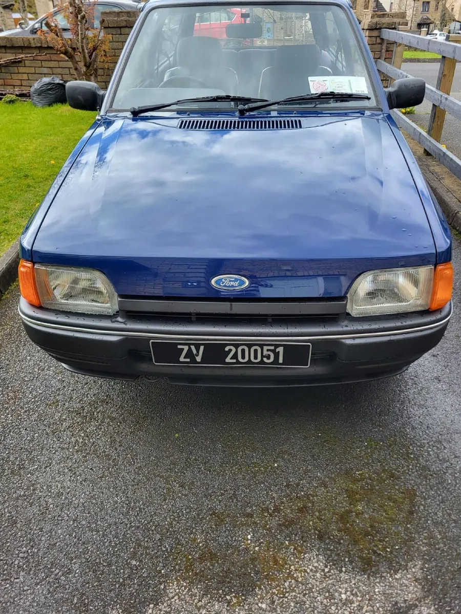Ford Escort 1986 - Image 1