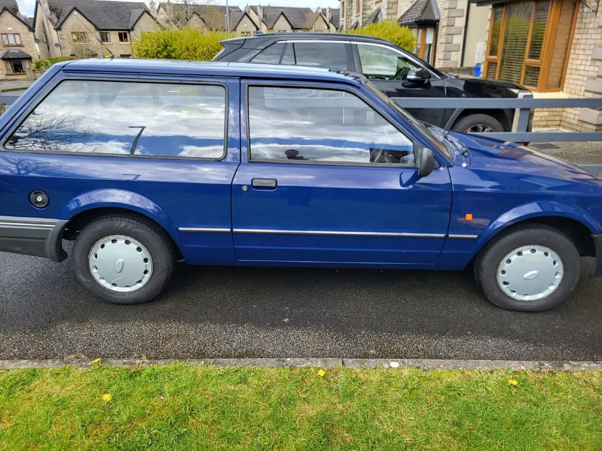 Ford Escort 1986 - Image 2