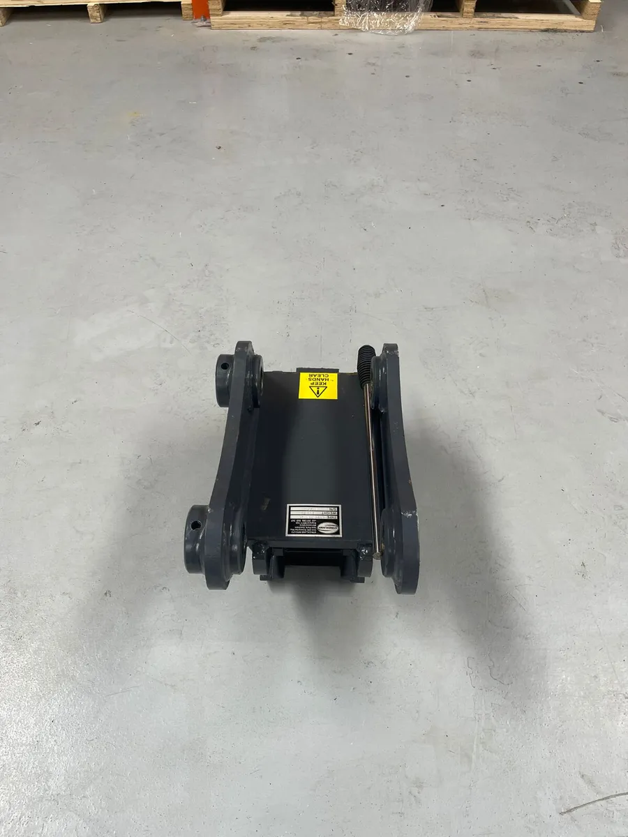 Strickland 4-5t Spring Hitches - Image 4