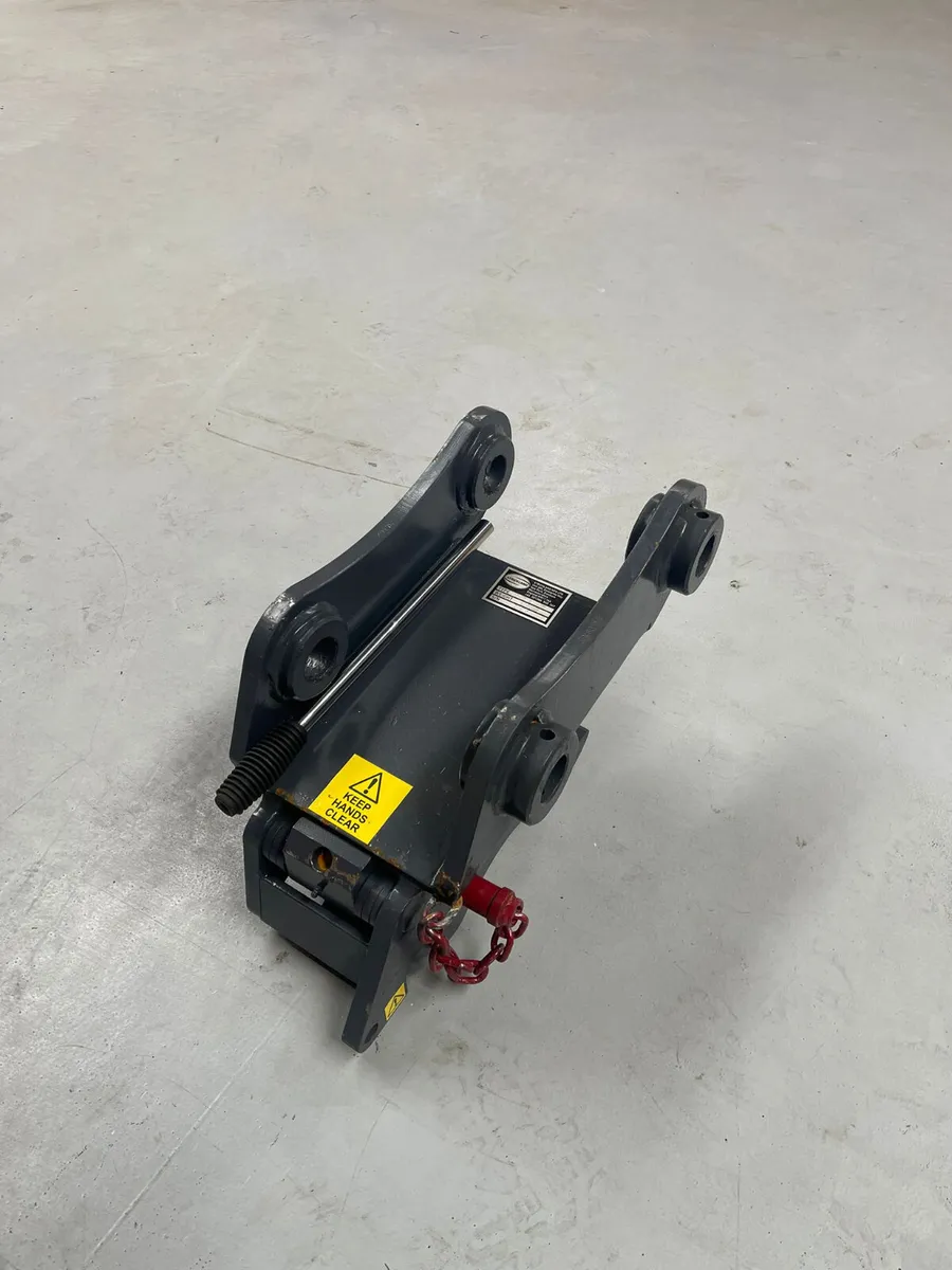 Strickland 4-5t Spring Hitches - Image 3