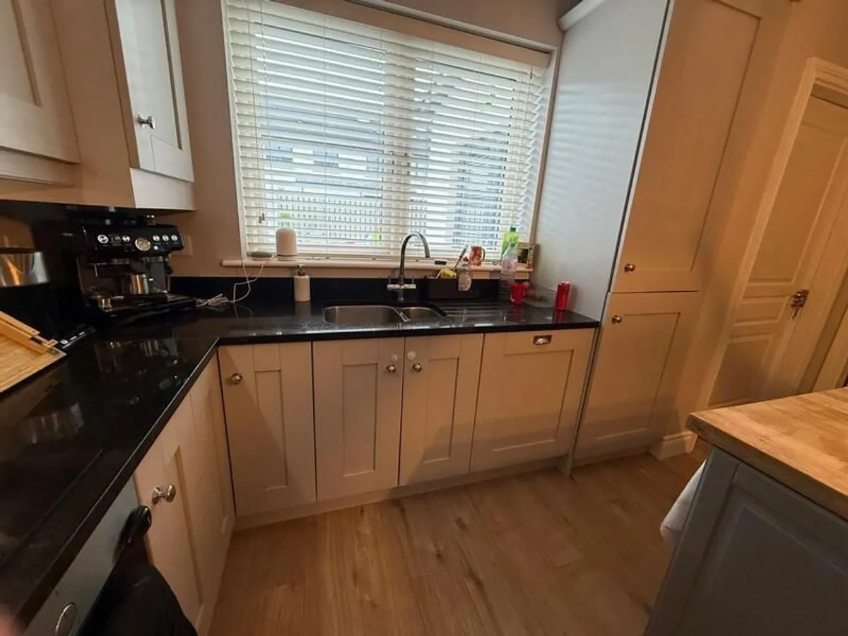 Complete Kitchen with Quartz Worktops & all appliances - Image 2