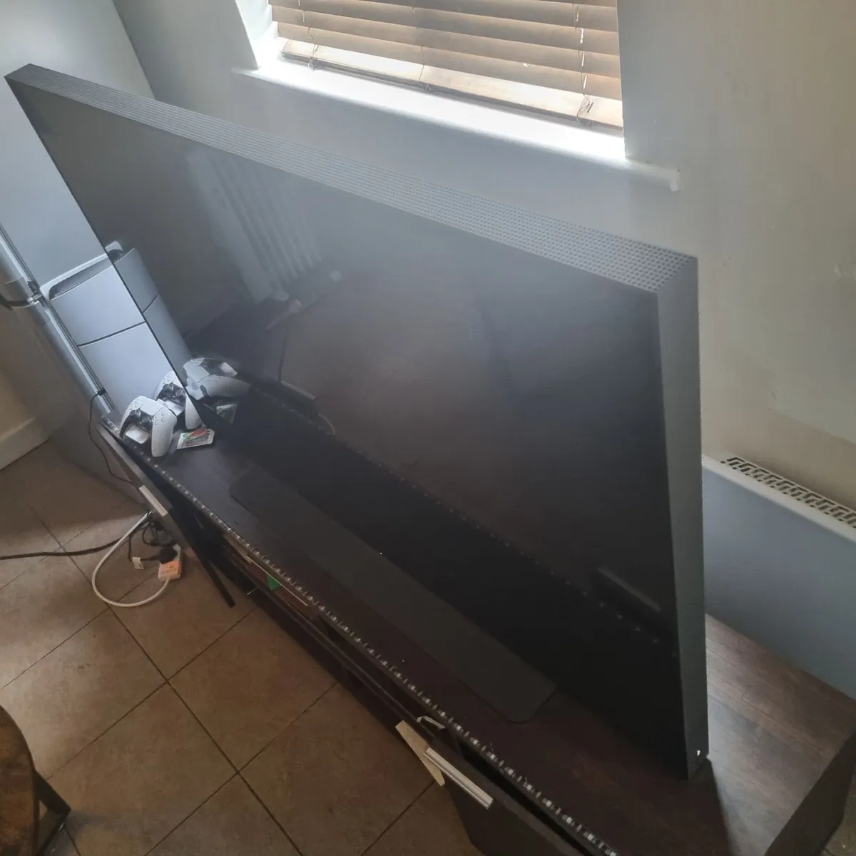 Sky glass gen 2 TV - Image 2