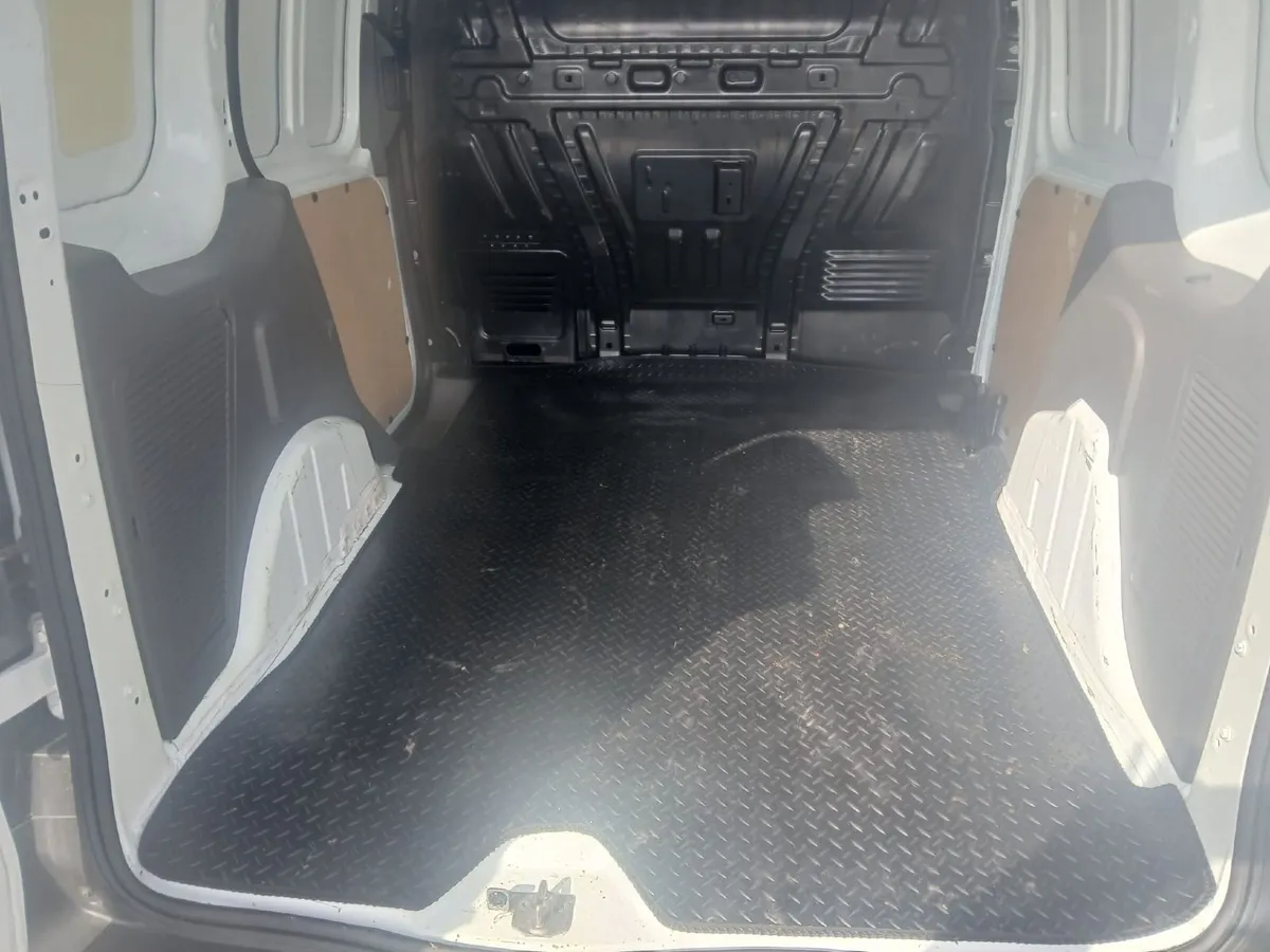 Ford Transit Connect 2022 - Image 4