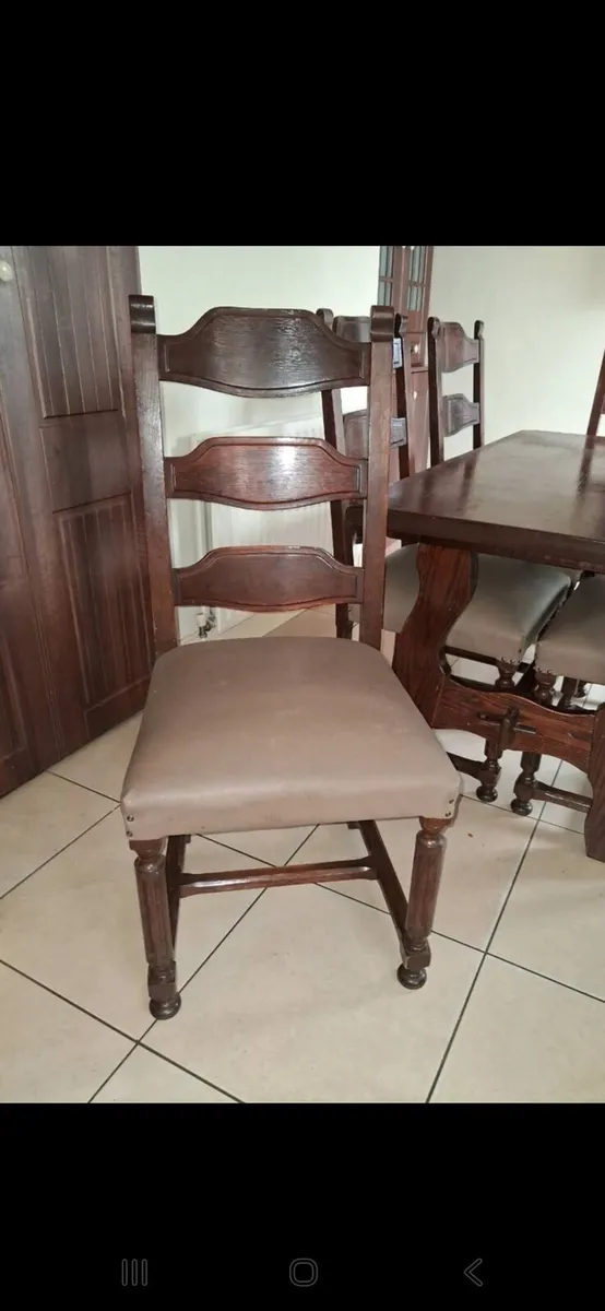 Oak table with 6 chairs - Image 2