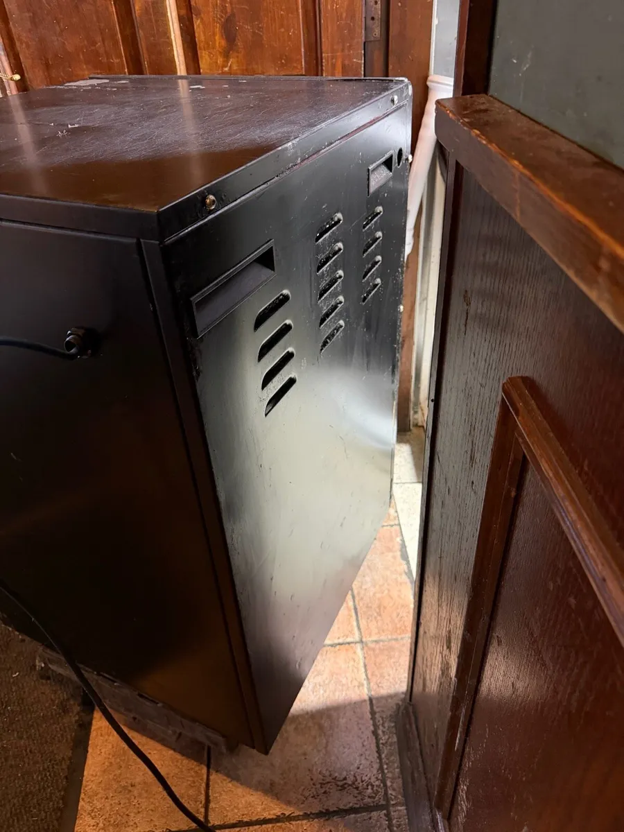 Glass bottle crusher - Image 1