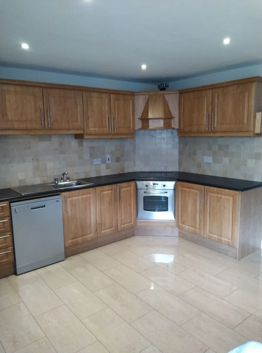 Built in Kitchen - Image 2