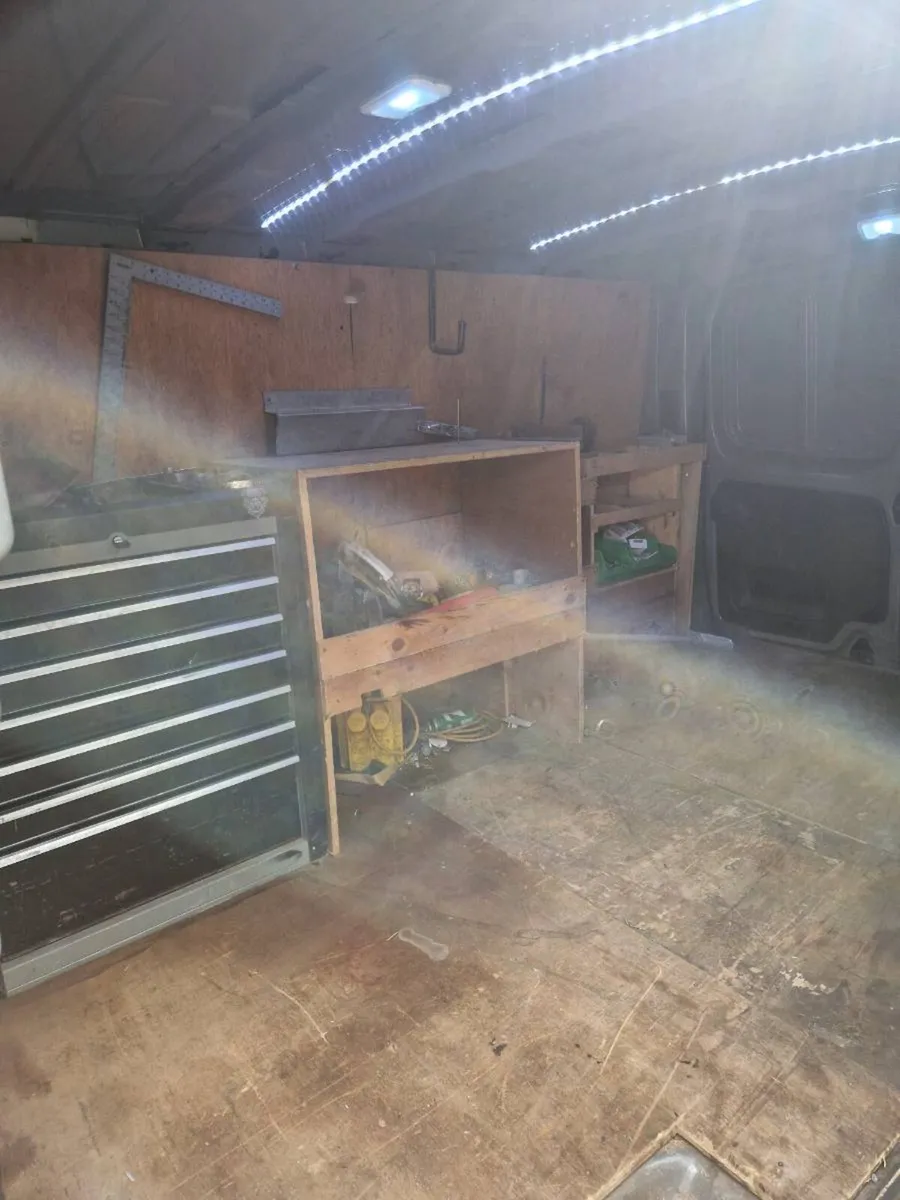 Nissan NV300 - Image 2