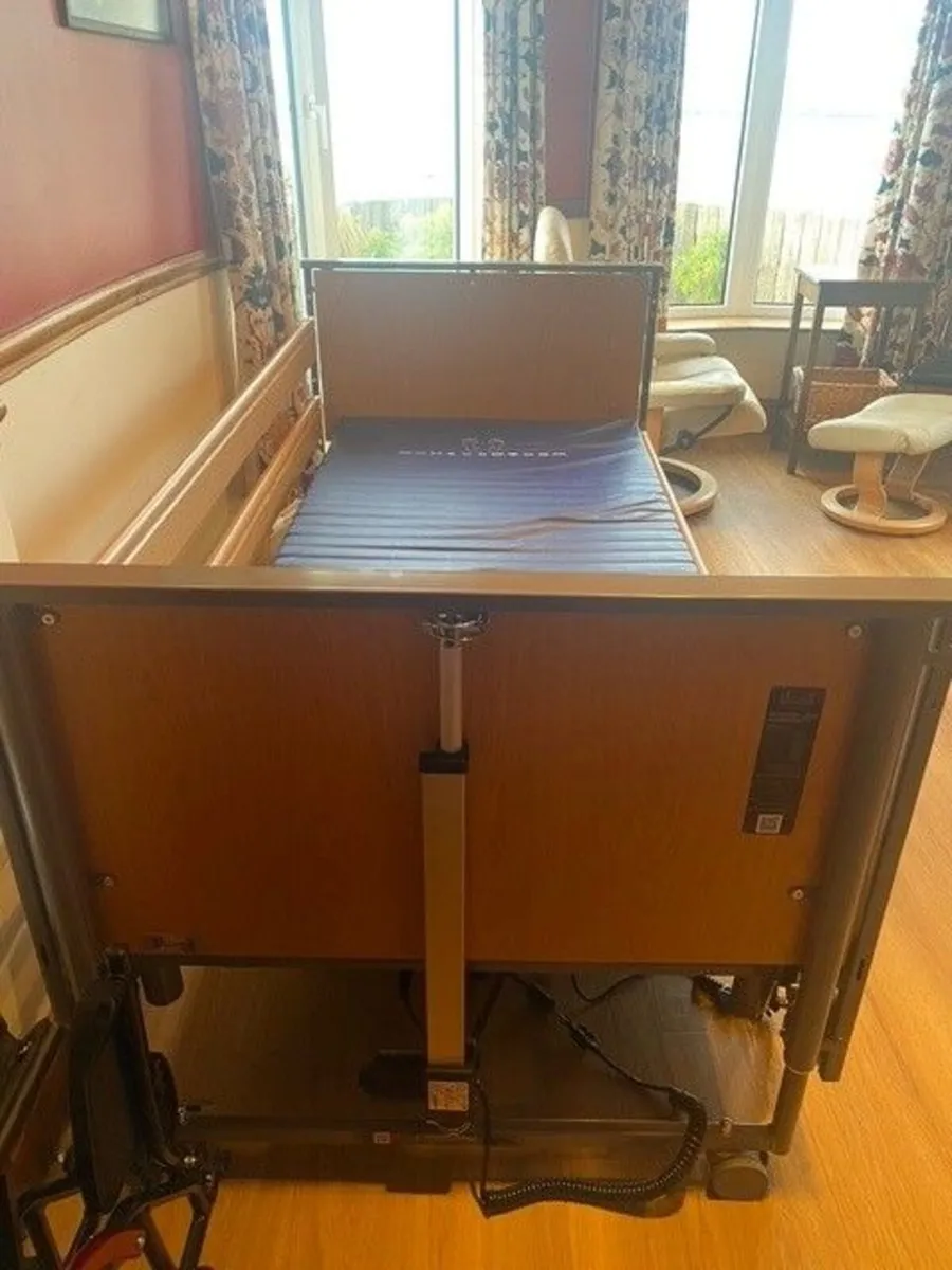 Hospital bed (brand new) - Image 1