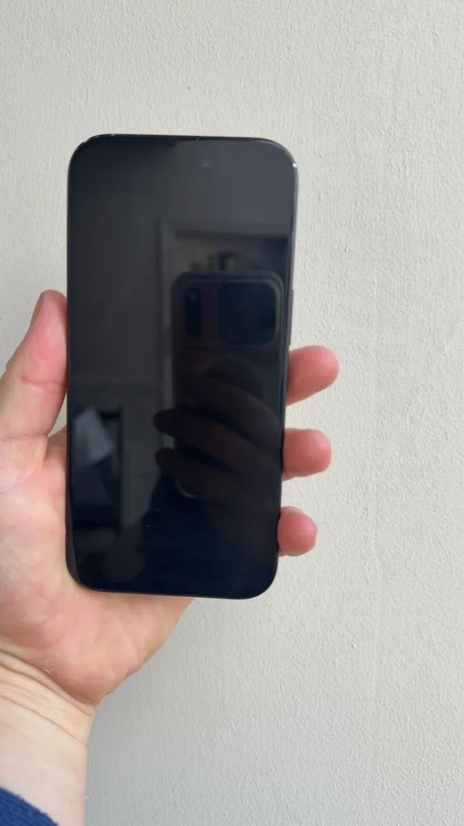 iPhone 15 - Image 2