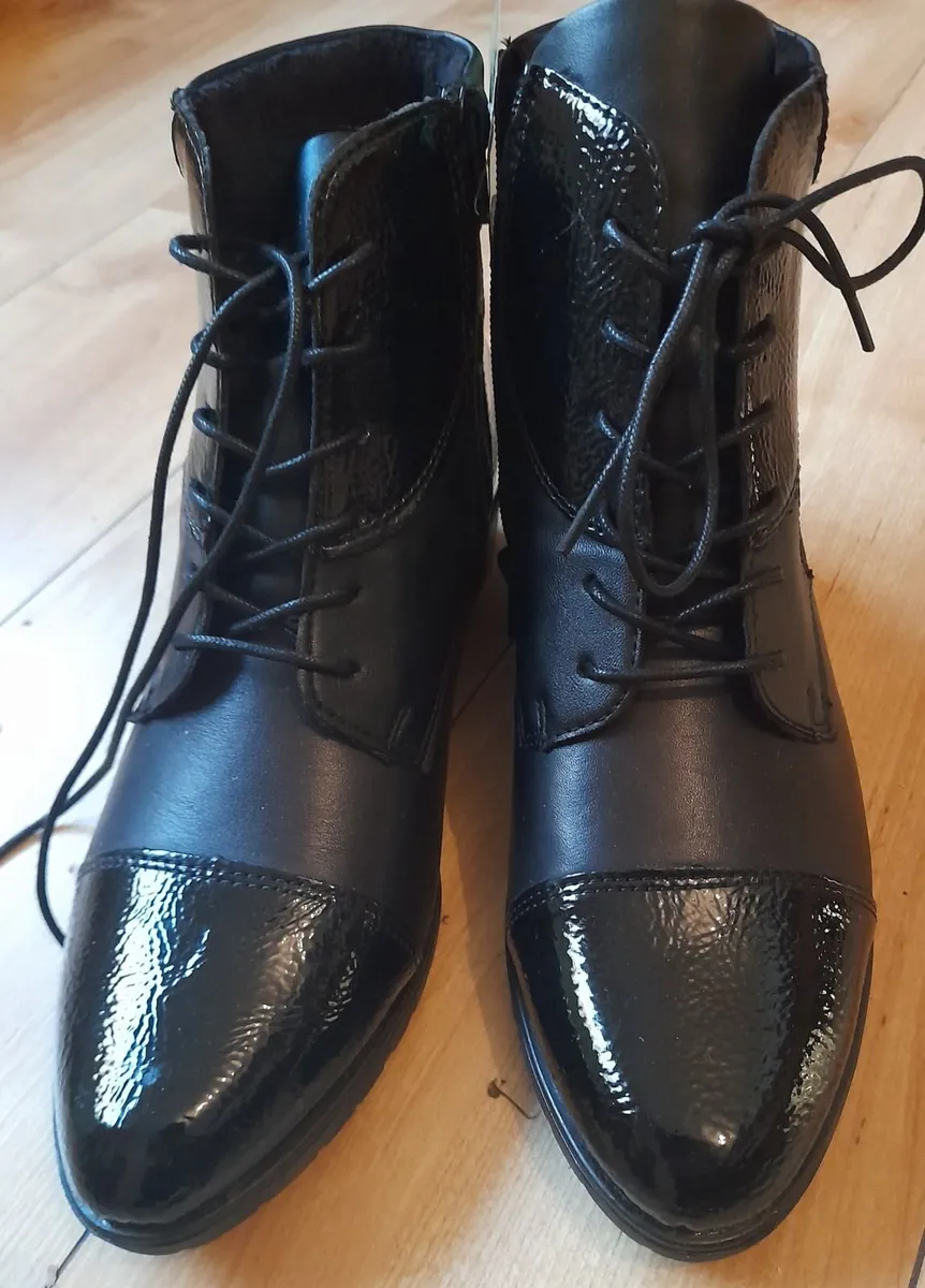 Ankle boots - Image 1