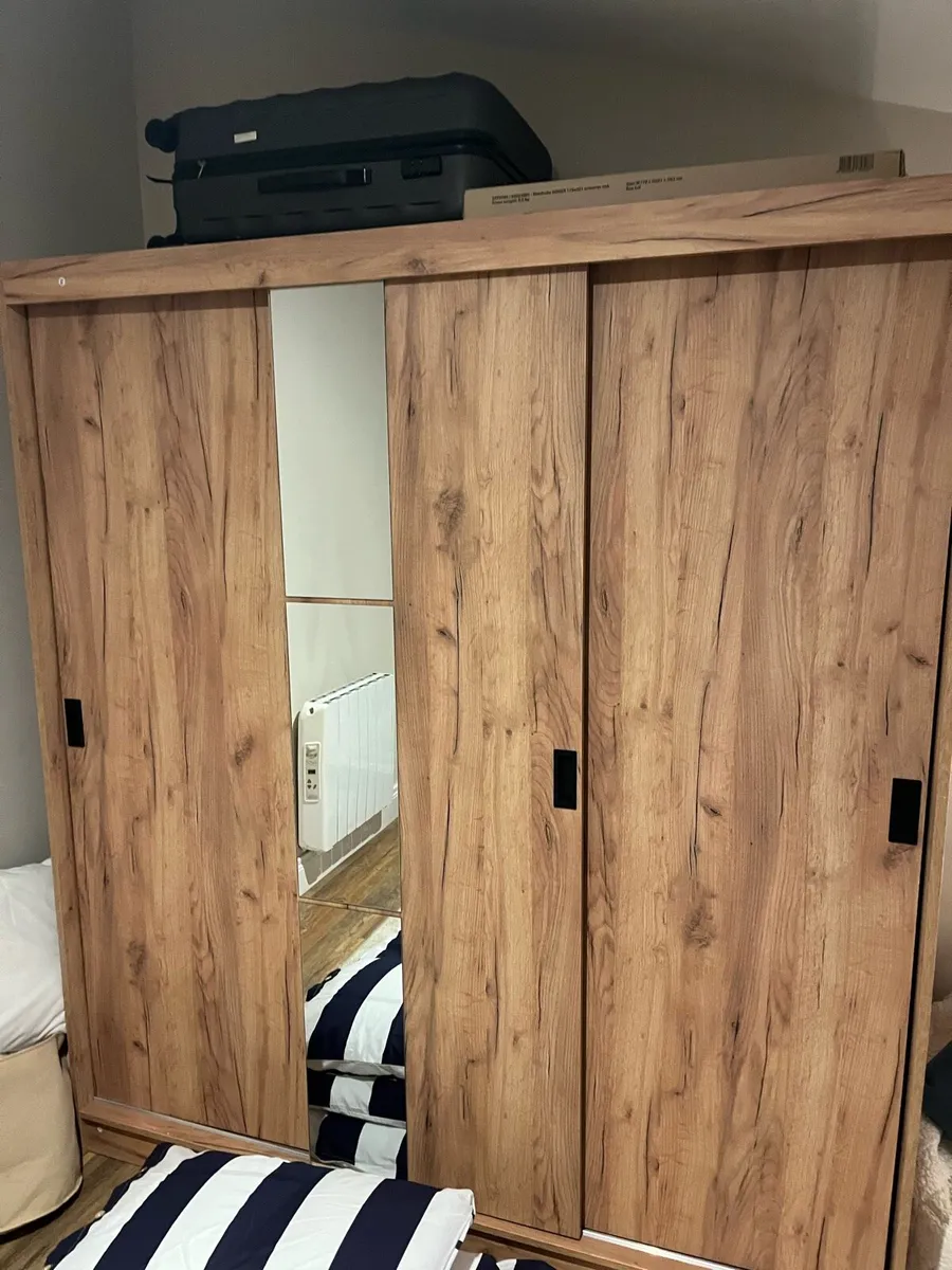 Jysk Warddrobe with sliding doors - Image 2