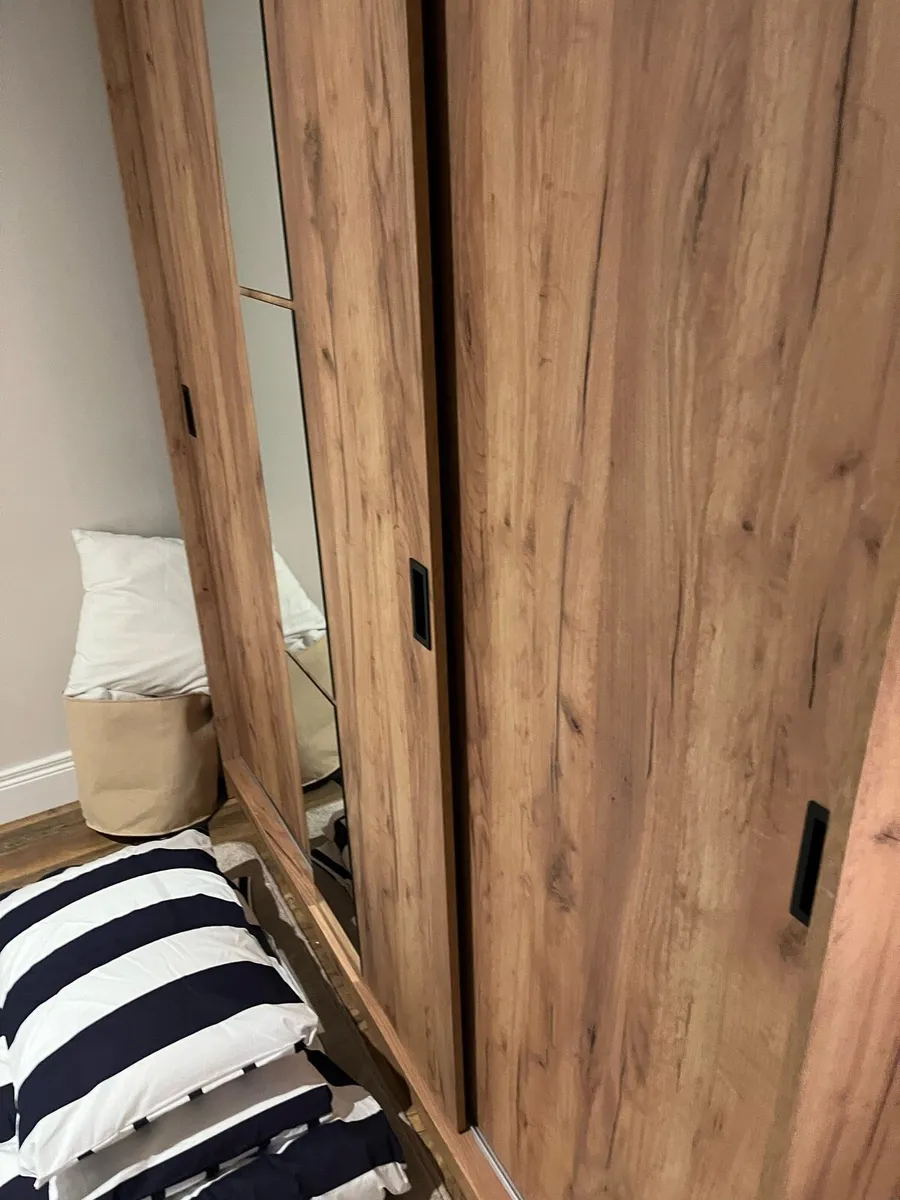 Jysk Warddrobe with sliding doors - Image 3