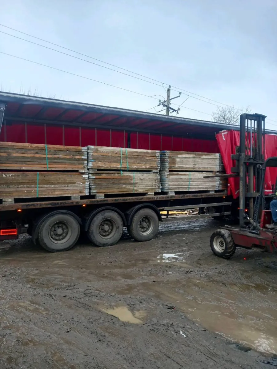 Large nr of graded Scaffolding Planks - Image 3