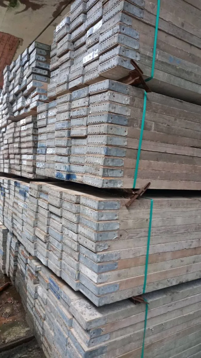 Large nr of graded Scaffolding Planks - Image 2