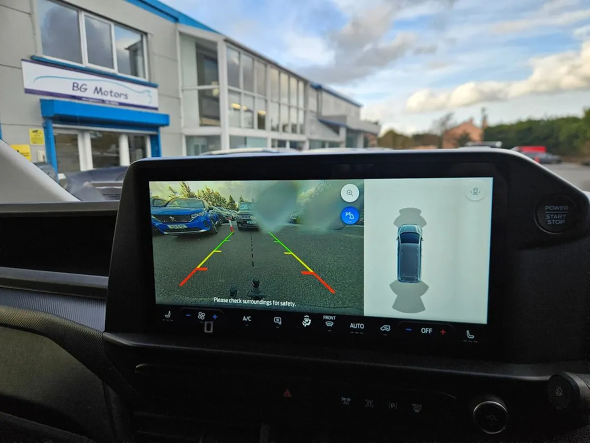 Ford Transit Custom Crewcab 320L Trend 2.5 227 T6. - Image 3