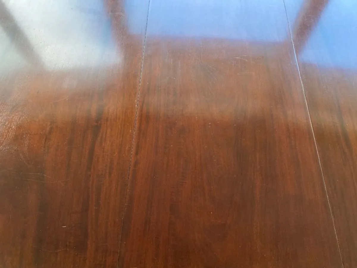 Beautiful Mahogany Dining Table - Image 2