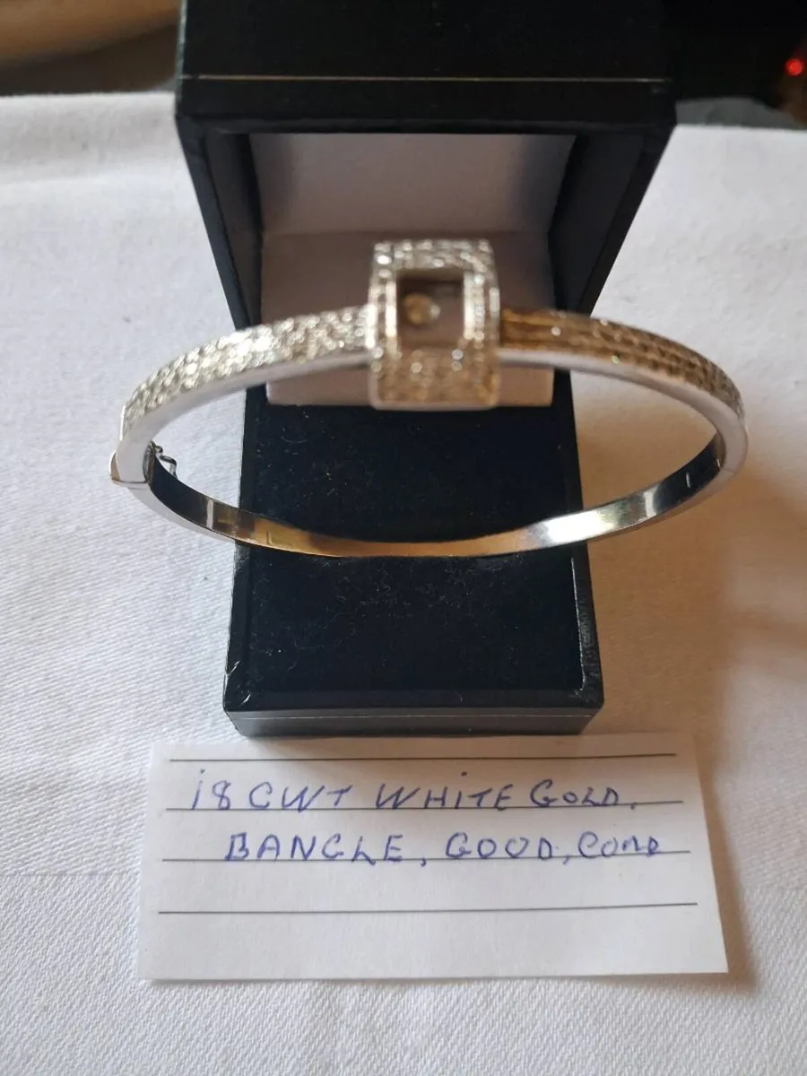 Nice collection of rings and and other gold pieces - Image 2