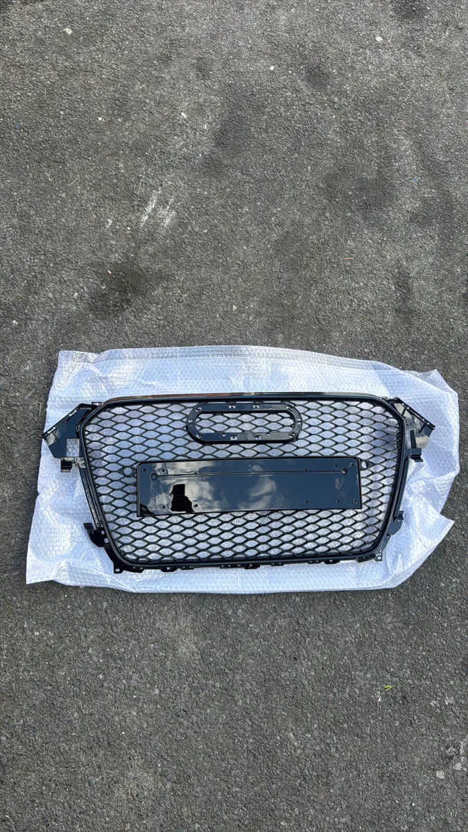 Upgrade to gloss black honeycomb grills