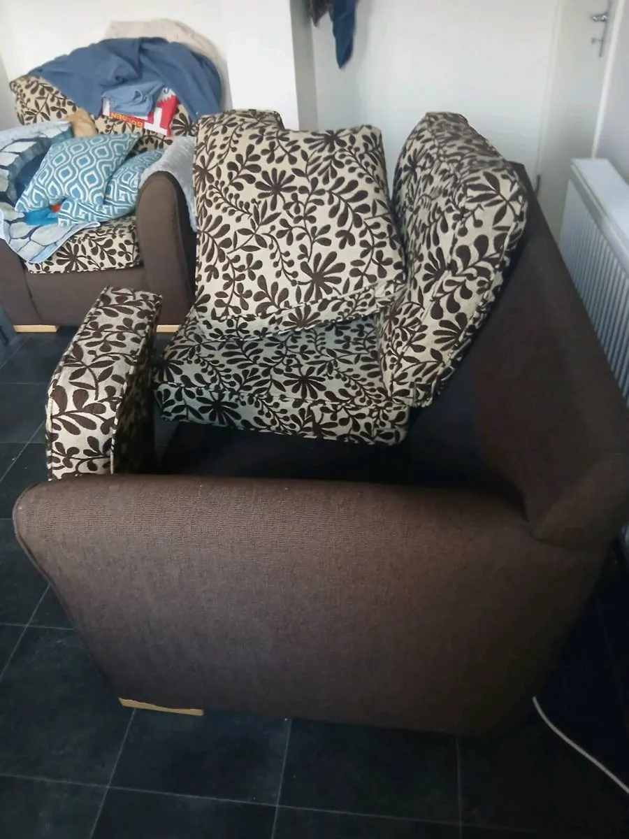 Settee - Image 1