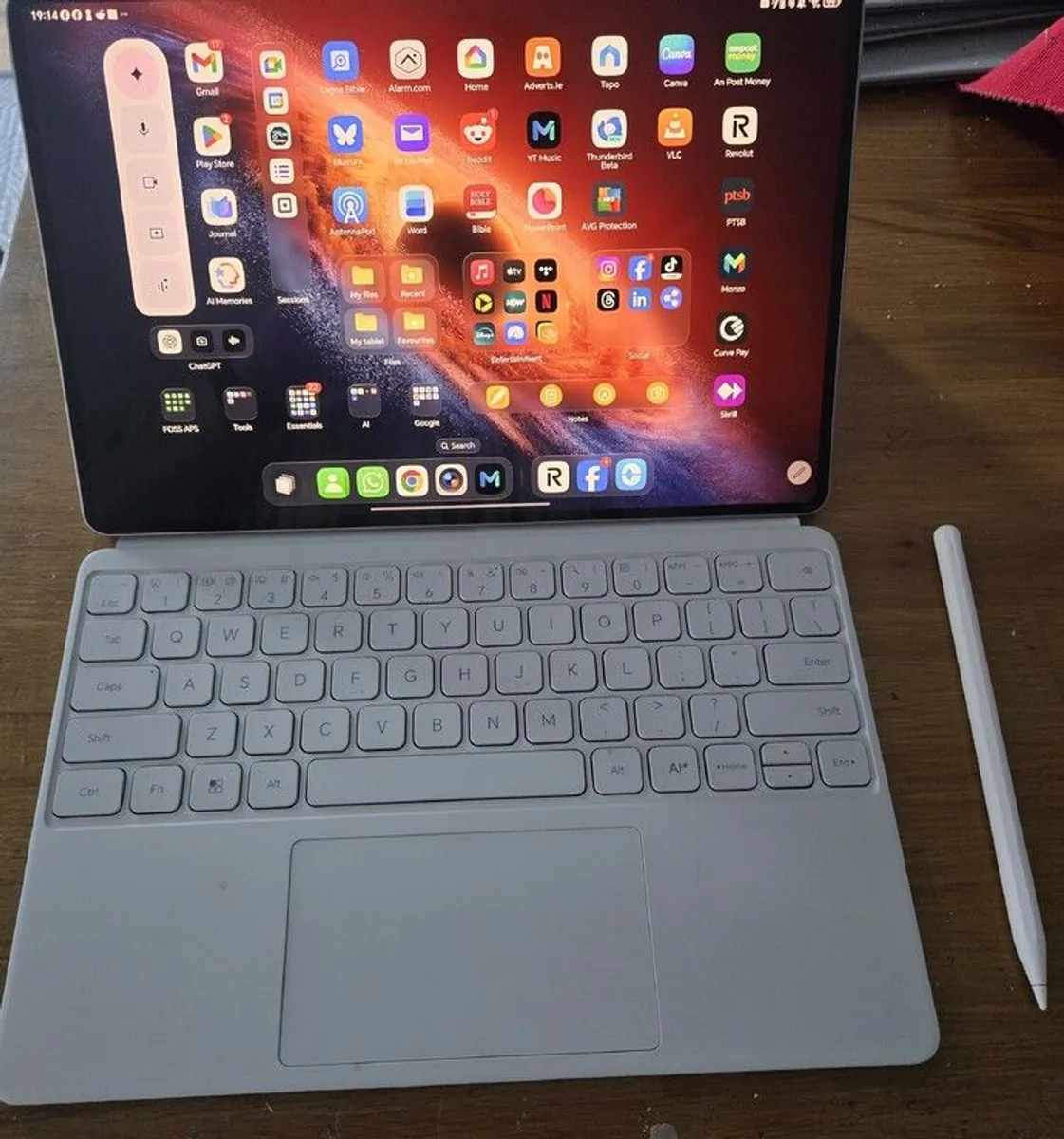 HONOR MagicPad 4 + AI Keyboard Case with Touchpad + Magic-Pencil 4s - As New - Fully Boxed - Image 3