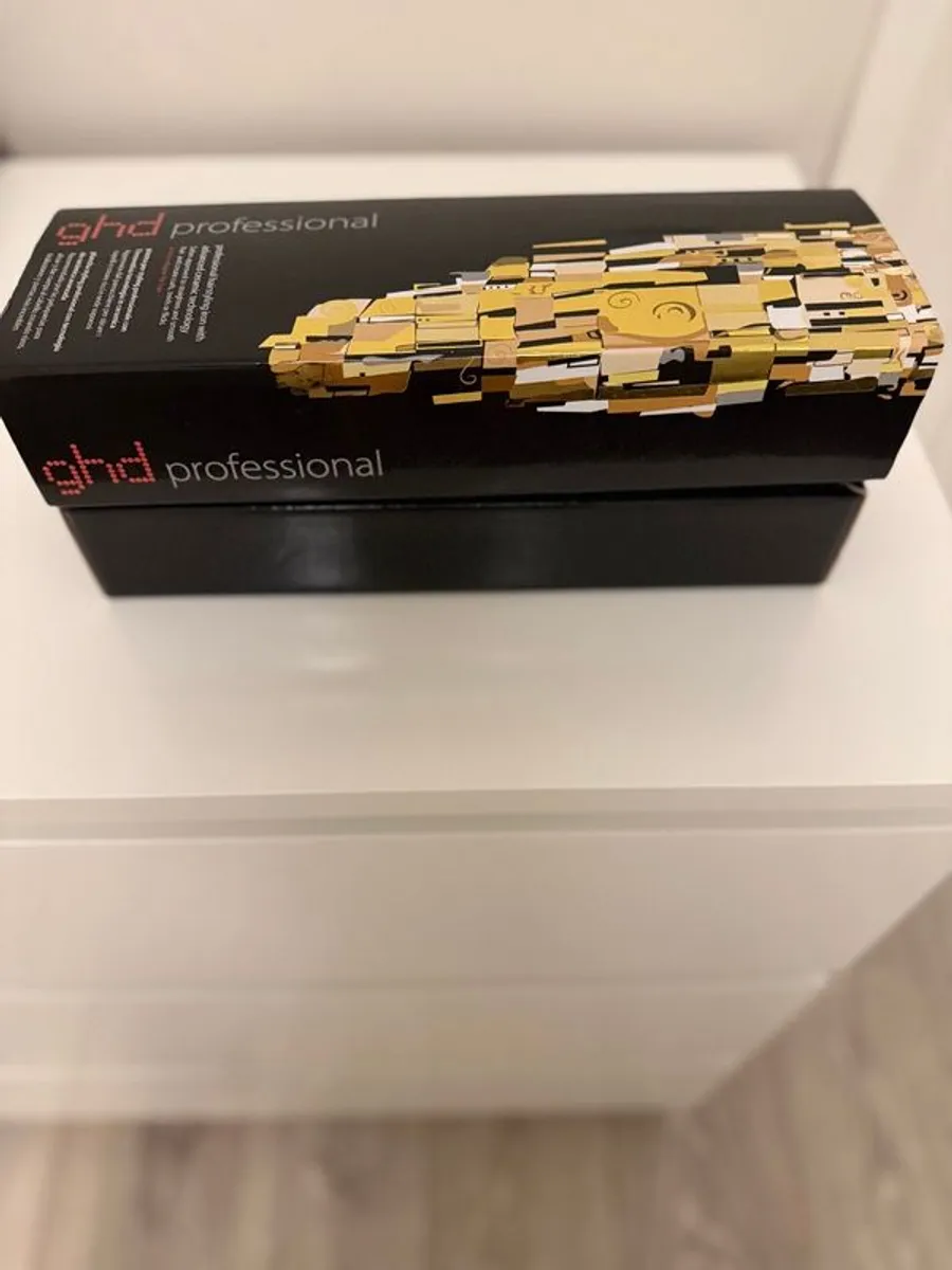 GHD Professional Hairstyling Iron - Image 1